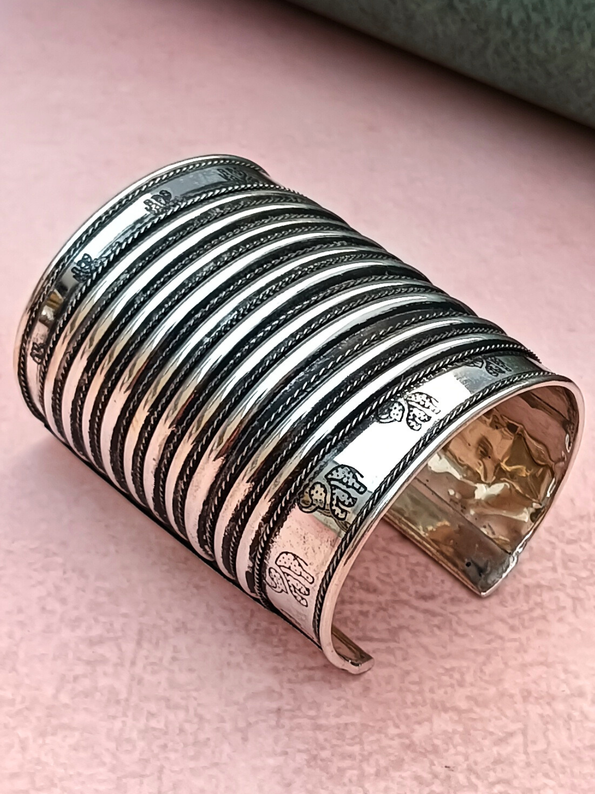 The Layered Ridged Wristlet Silver Handcuff