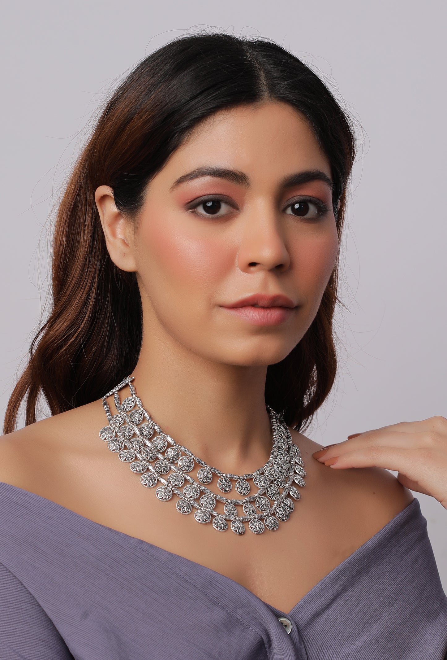 The Cutey Multilayered Reniform Necklace