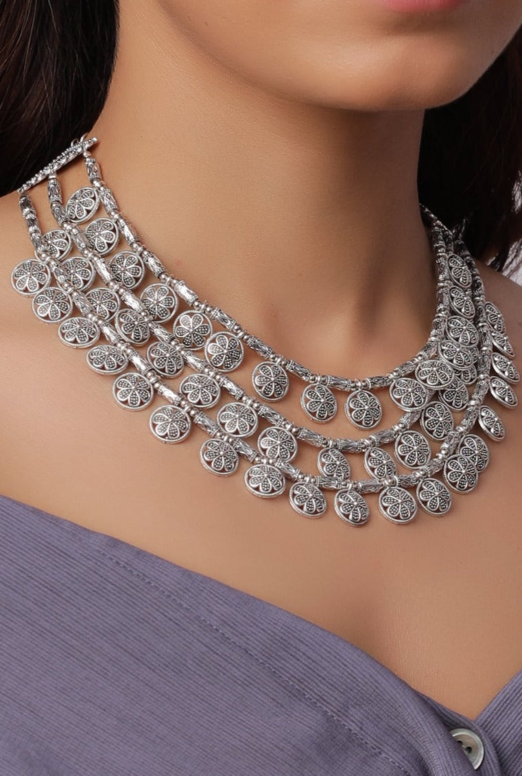 The Cutey Multilayered Reniform Necklace