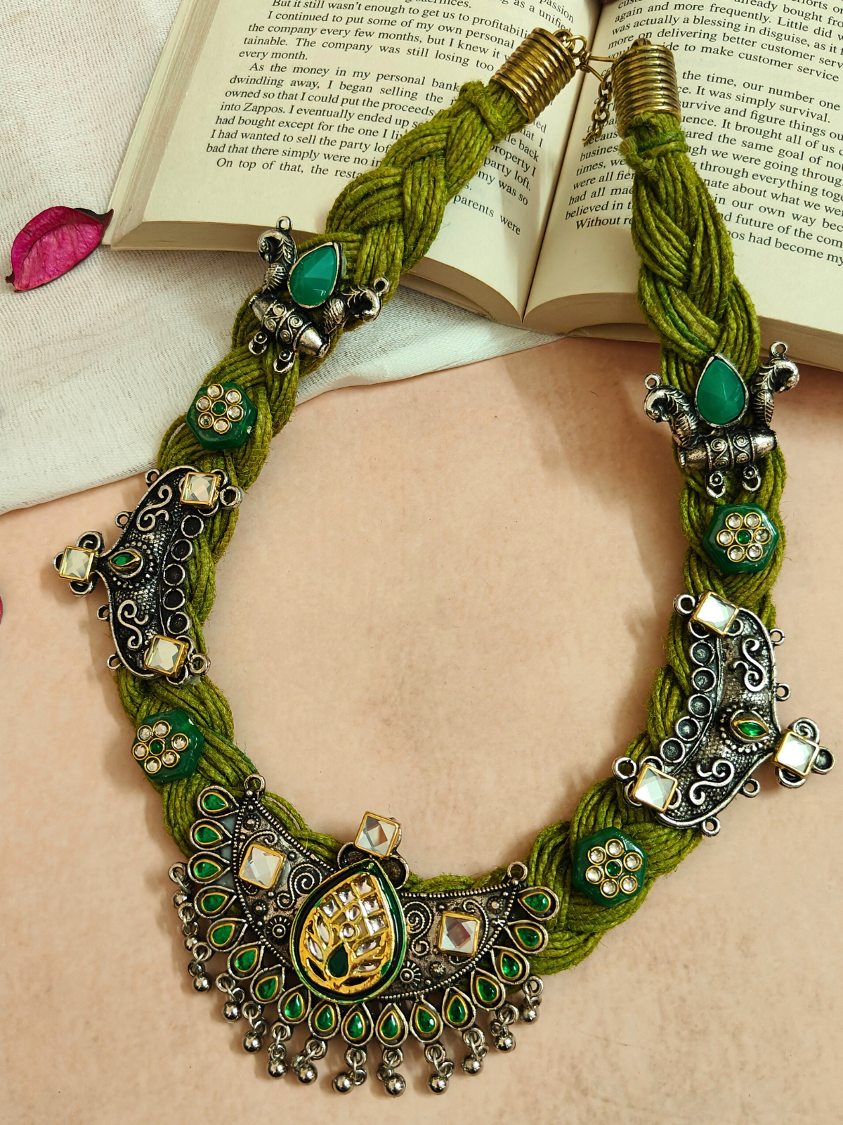The Gracy Shamrock Jute Necklace