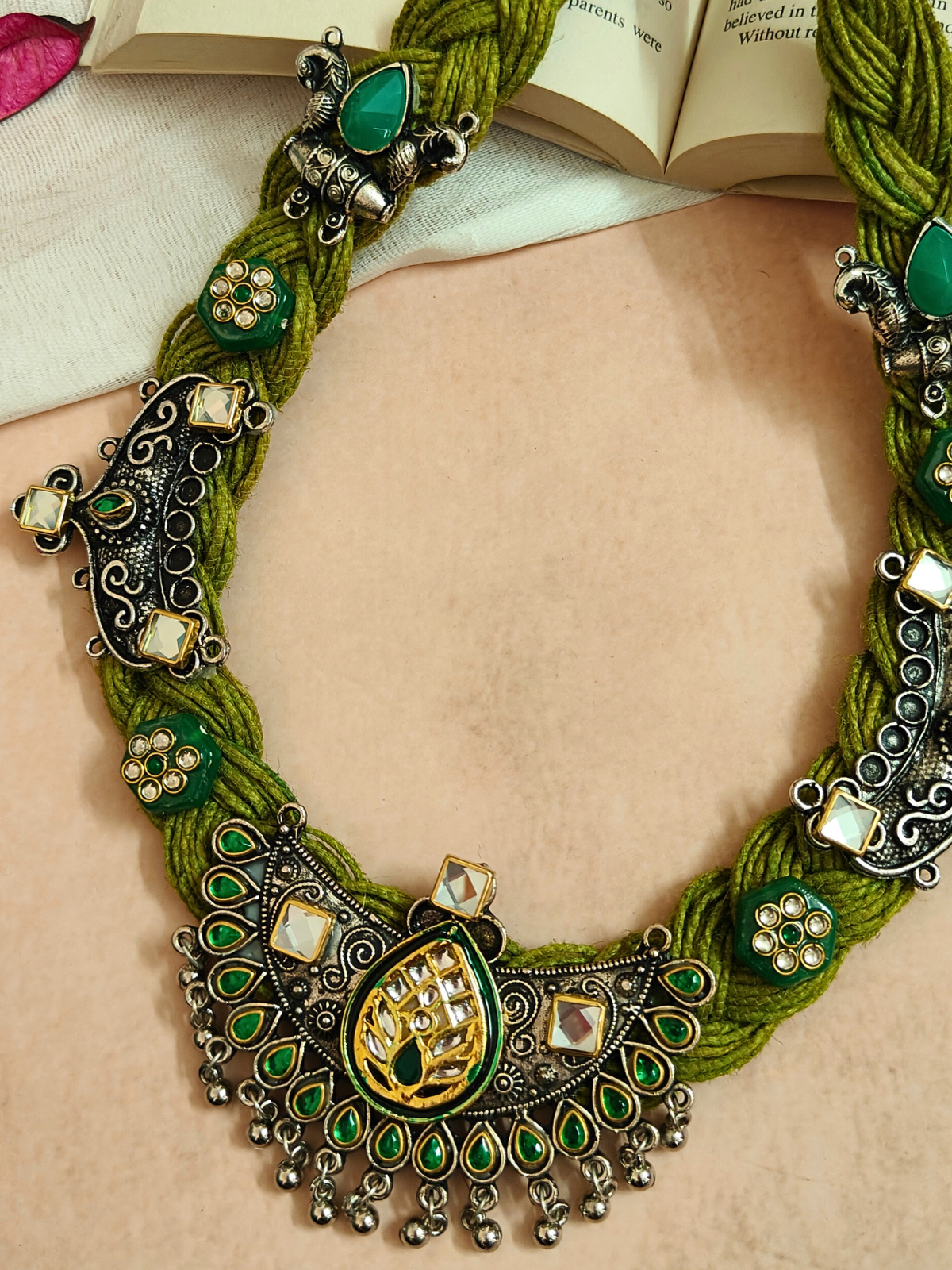 The Gracy Shamrock Jute Necklace