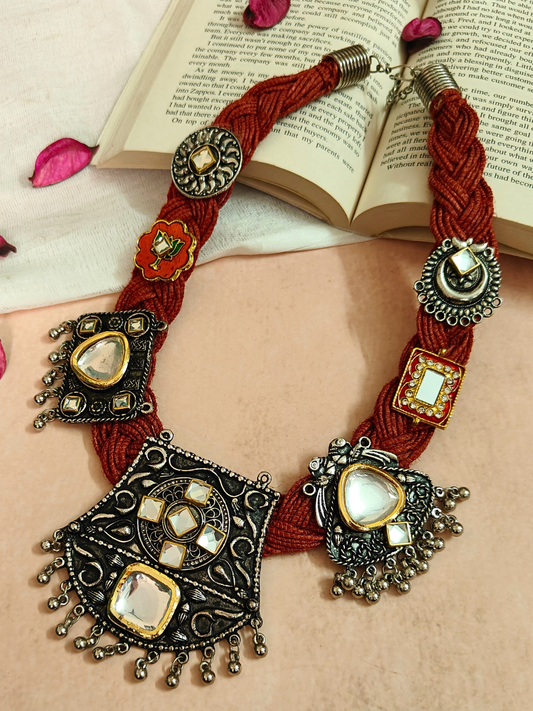 The Exquisite Garnet Jute Necklace