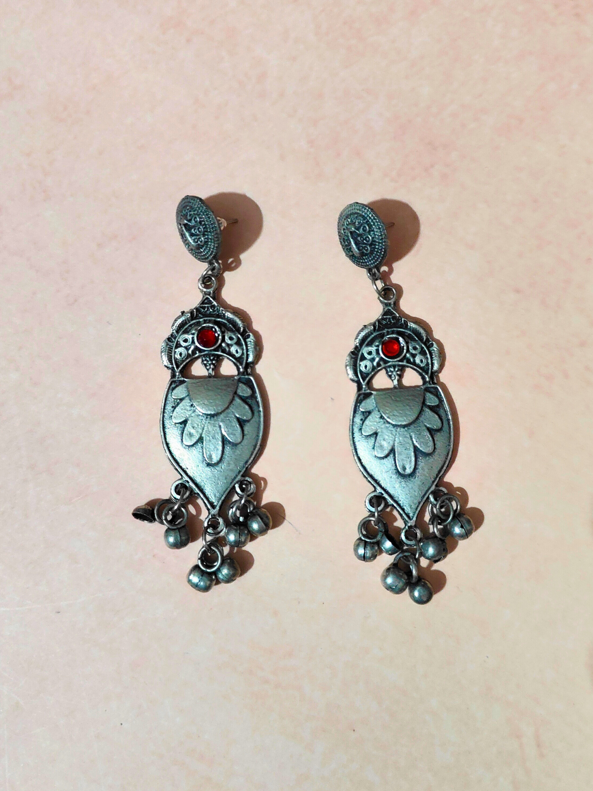 The Hasli Coir Frill Necklace Set