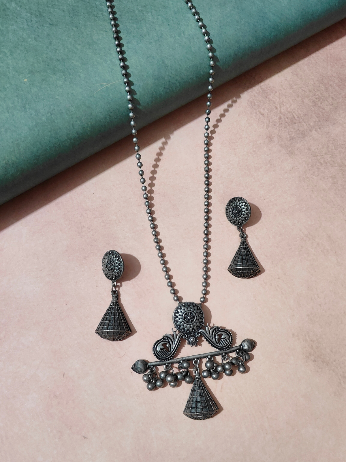 The Opulent Twig branch Necklace Set