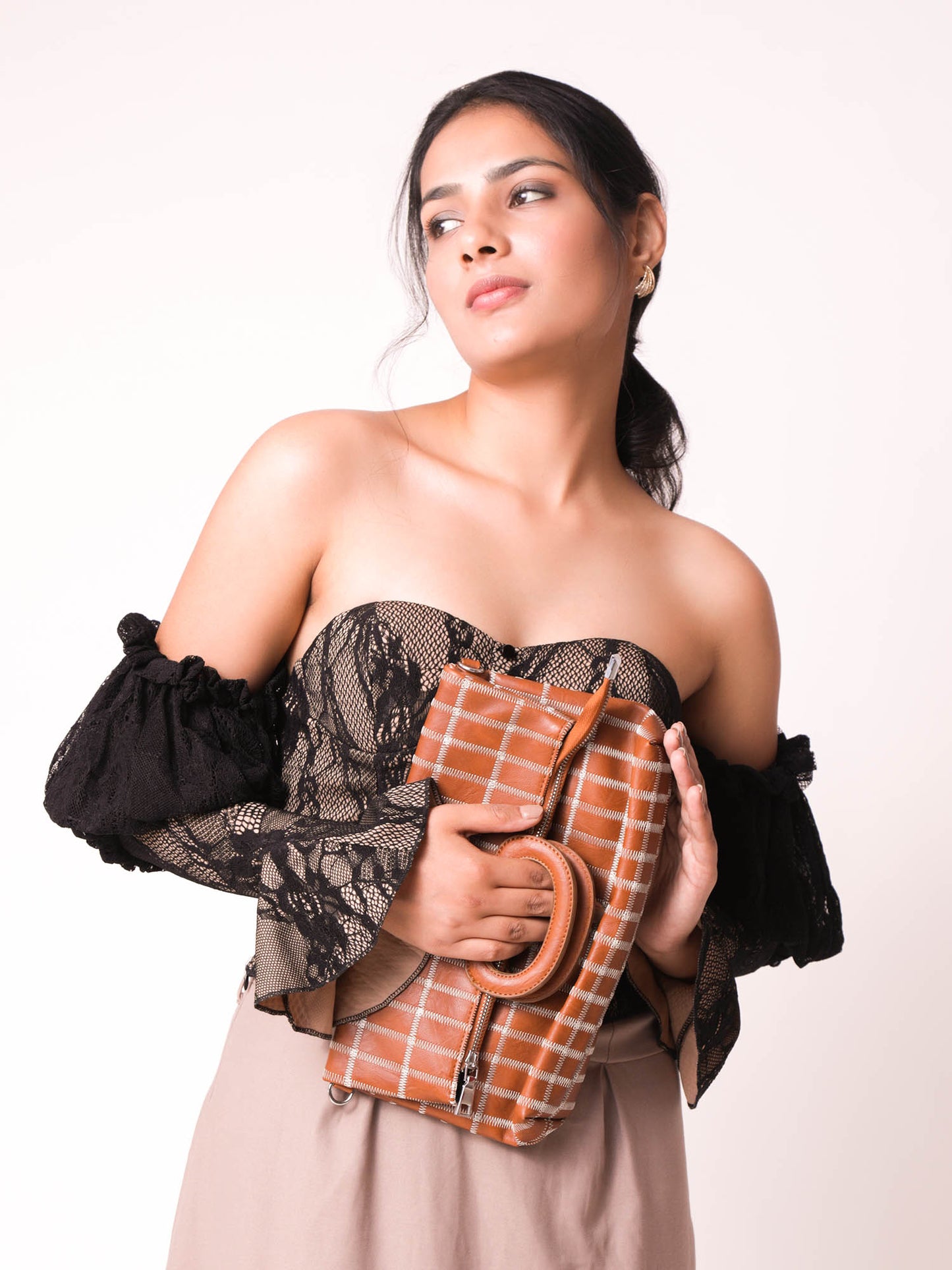 The seamless Classical checkered Mix Bag in Tan