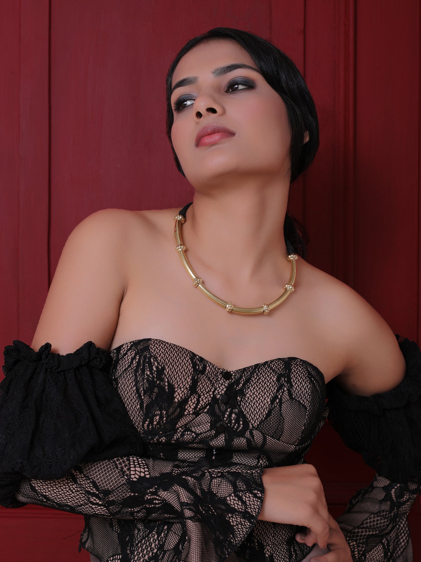 Knotted Sling Brass Necklace in Golden