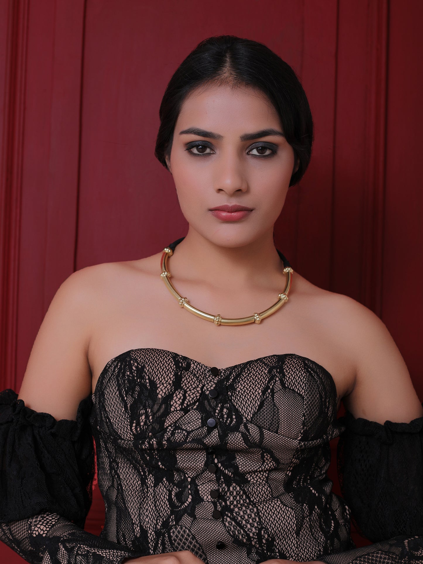 Knotted Sling Brass Necklace in Golden