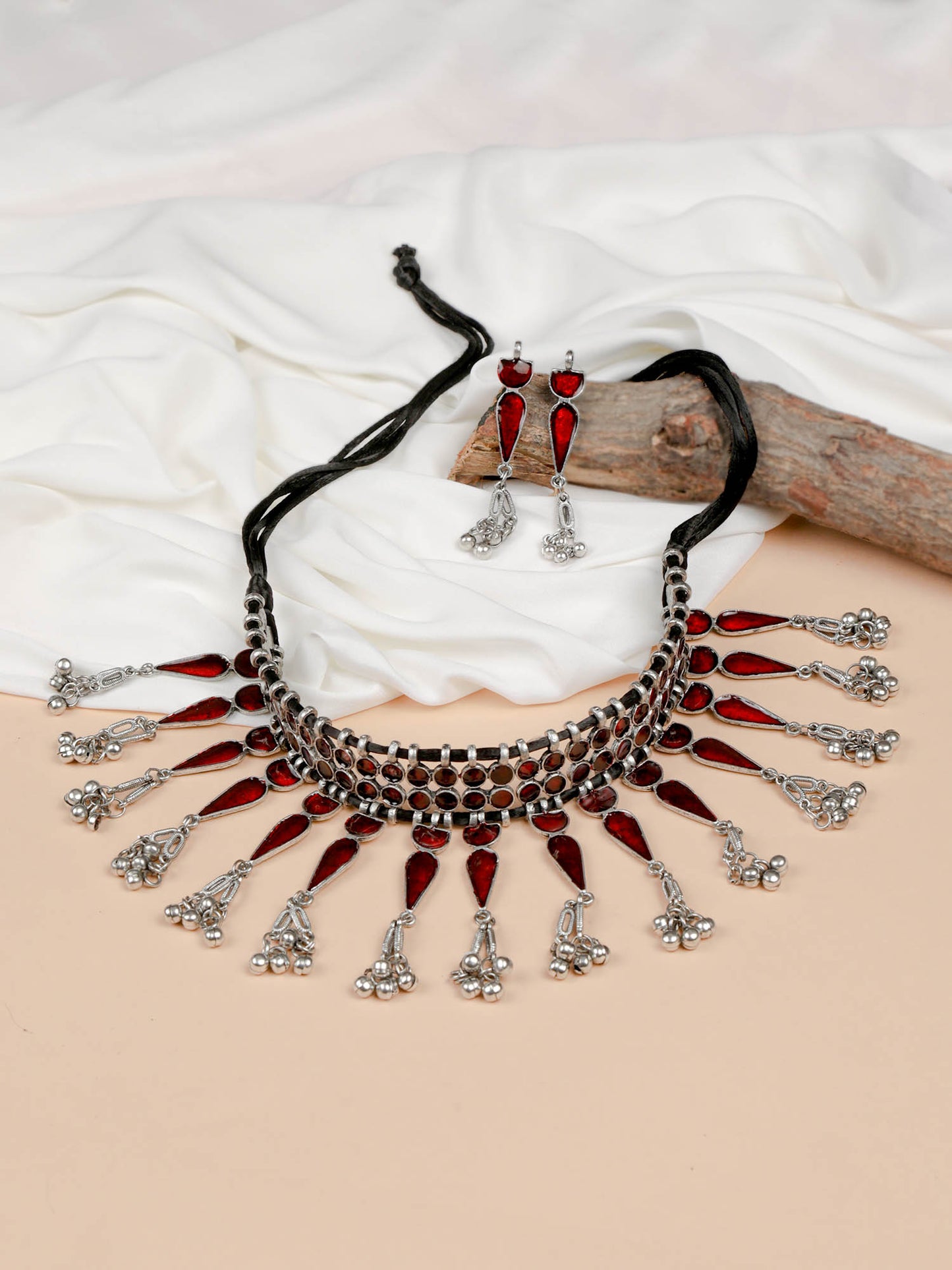 The Admirable Meena Trinky Choker Set in Red
