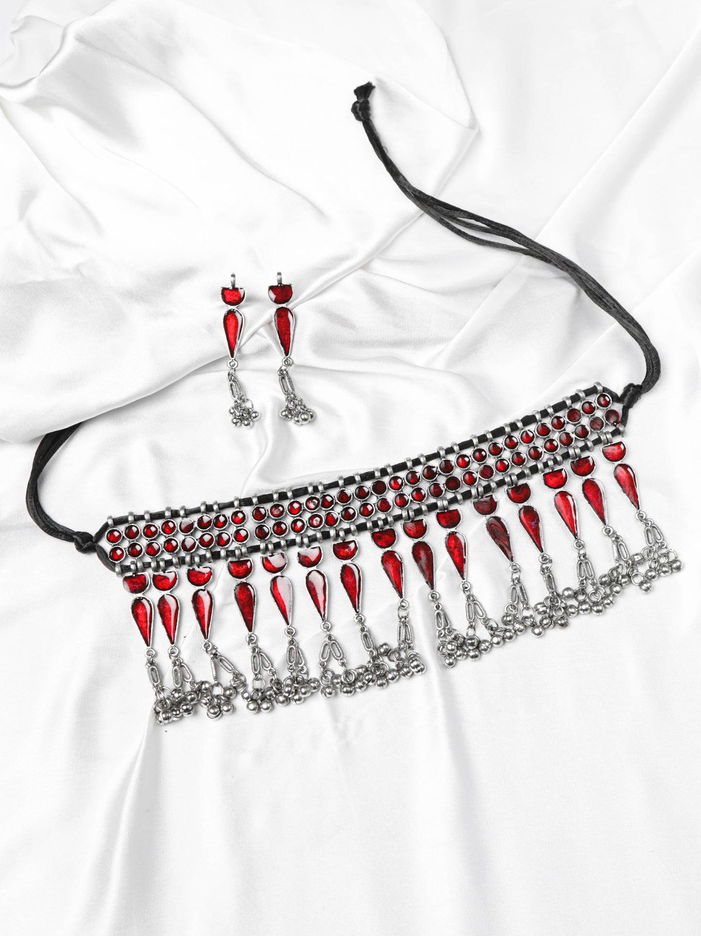 The Admirable Meena Trinky Choker Set in Red