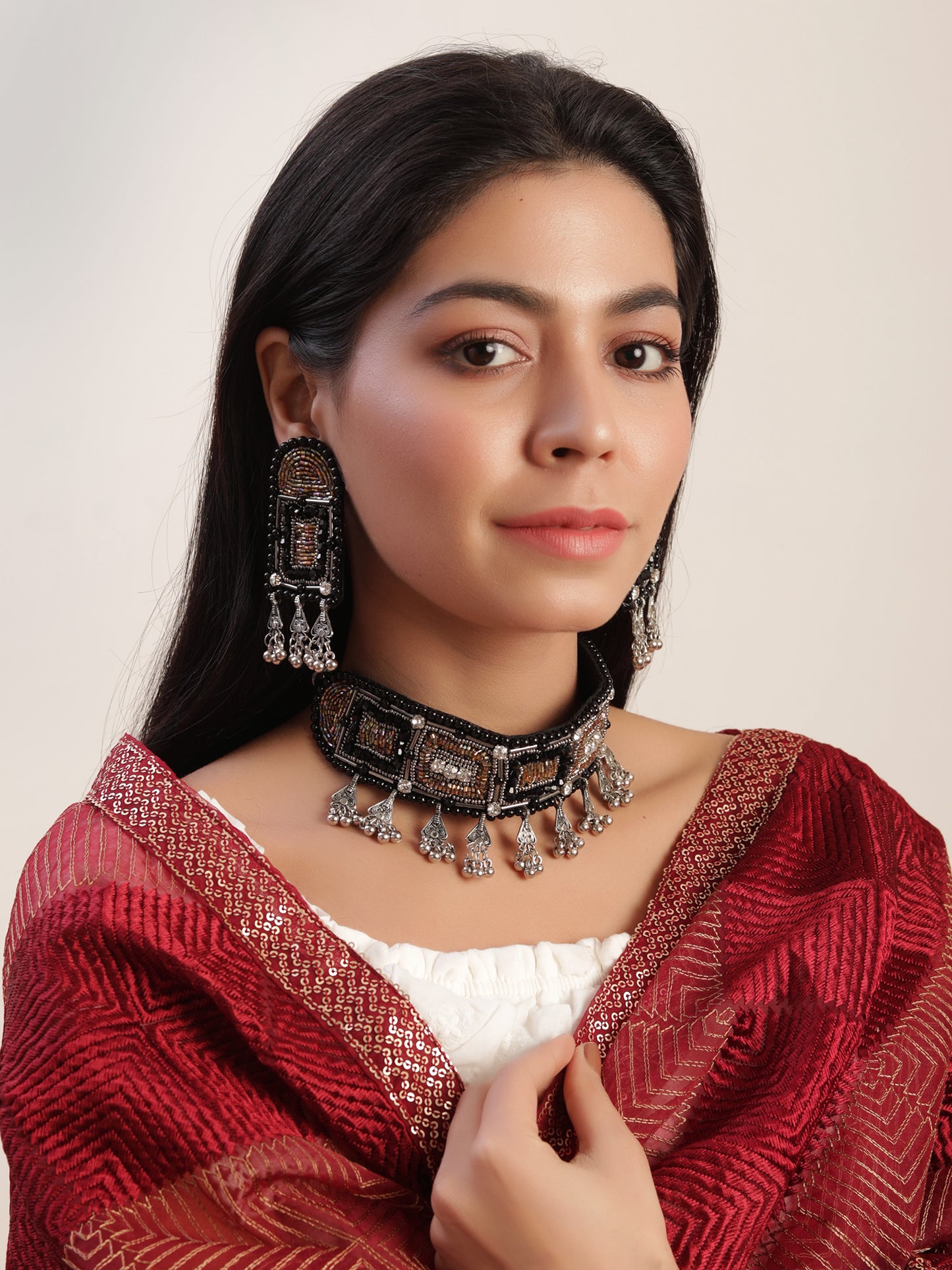 The Art Chronicle Black Choker Set