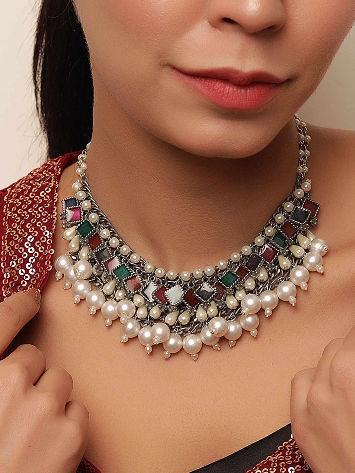 The Caledonia Pearly Necklace