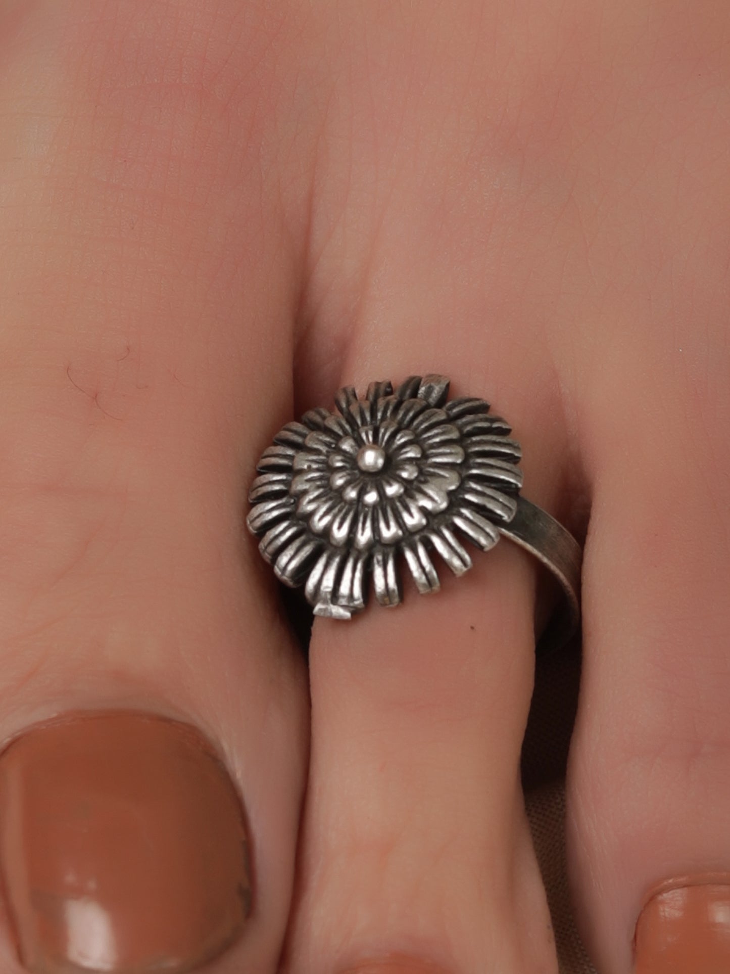 The Metallic Fountain Brass Toe Ring