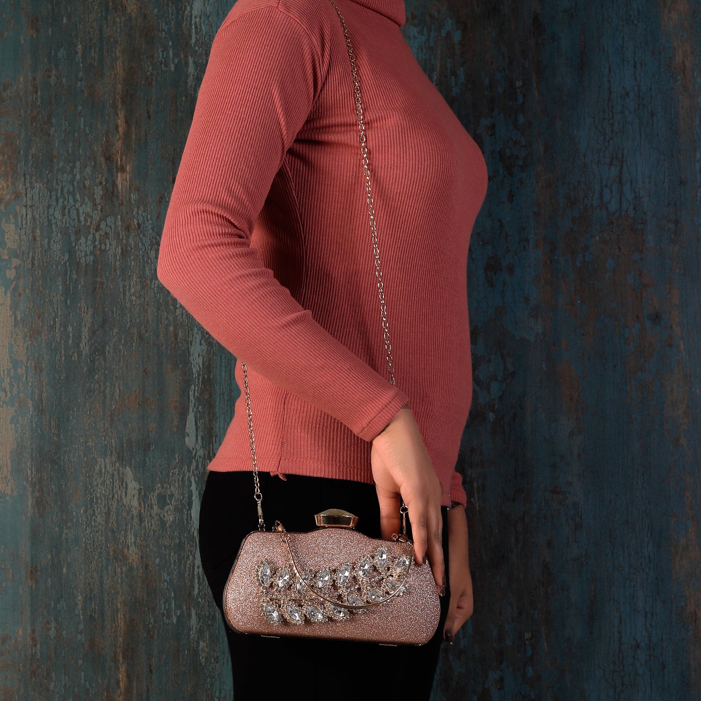 The Champagne Gleamy Sea Bed Clutch