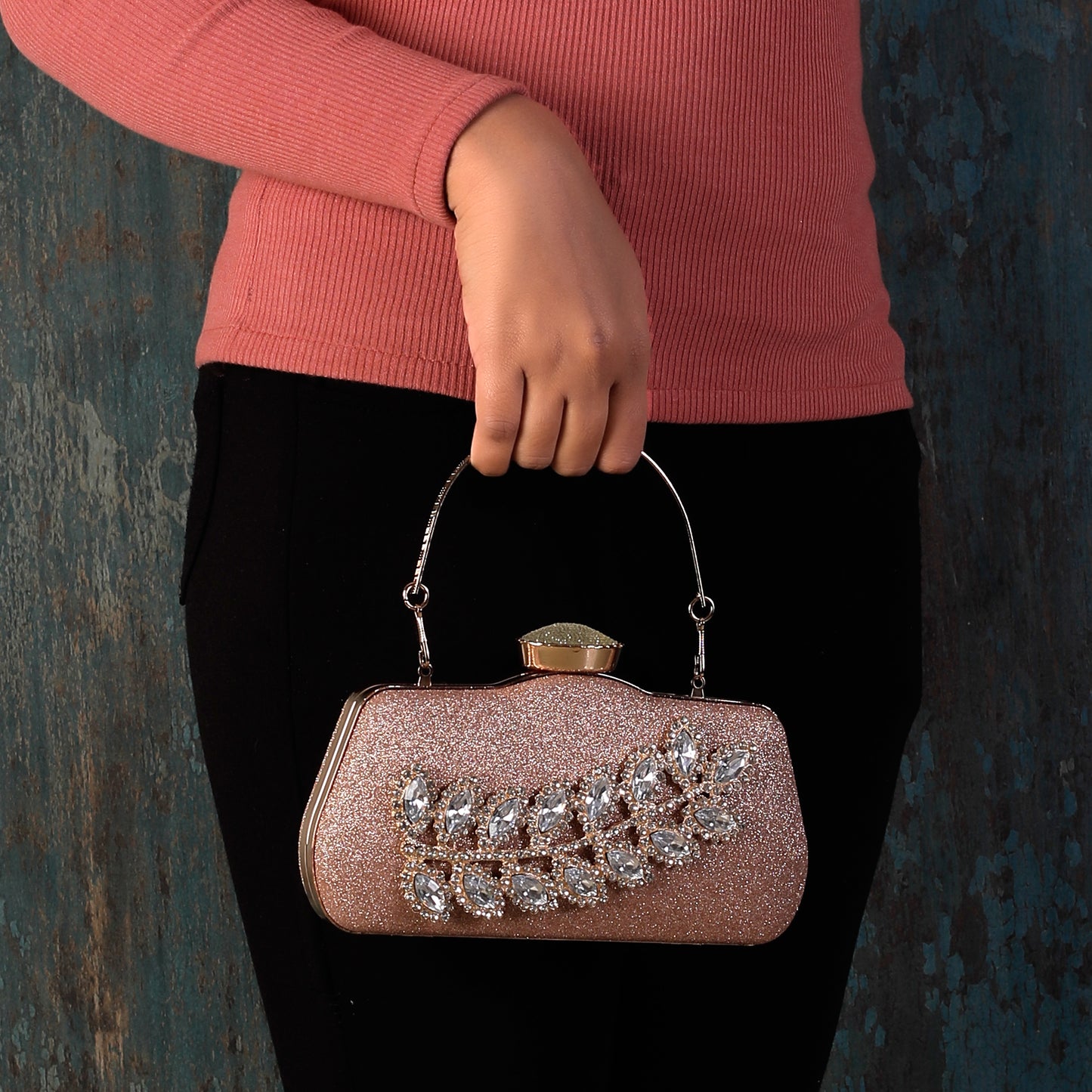 The Champagne Gleamy Sea Bed Clutch