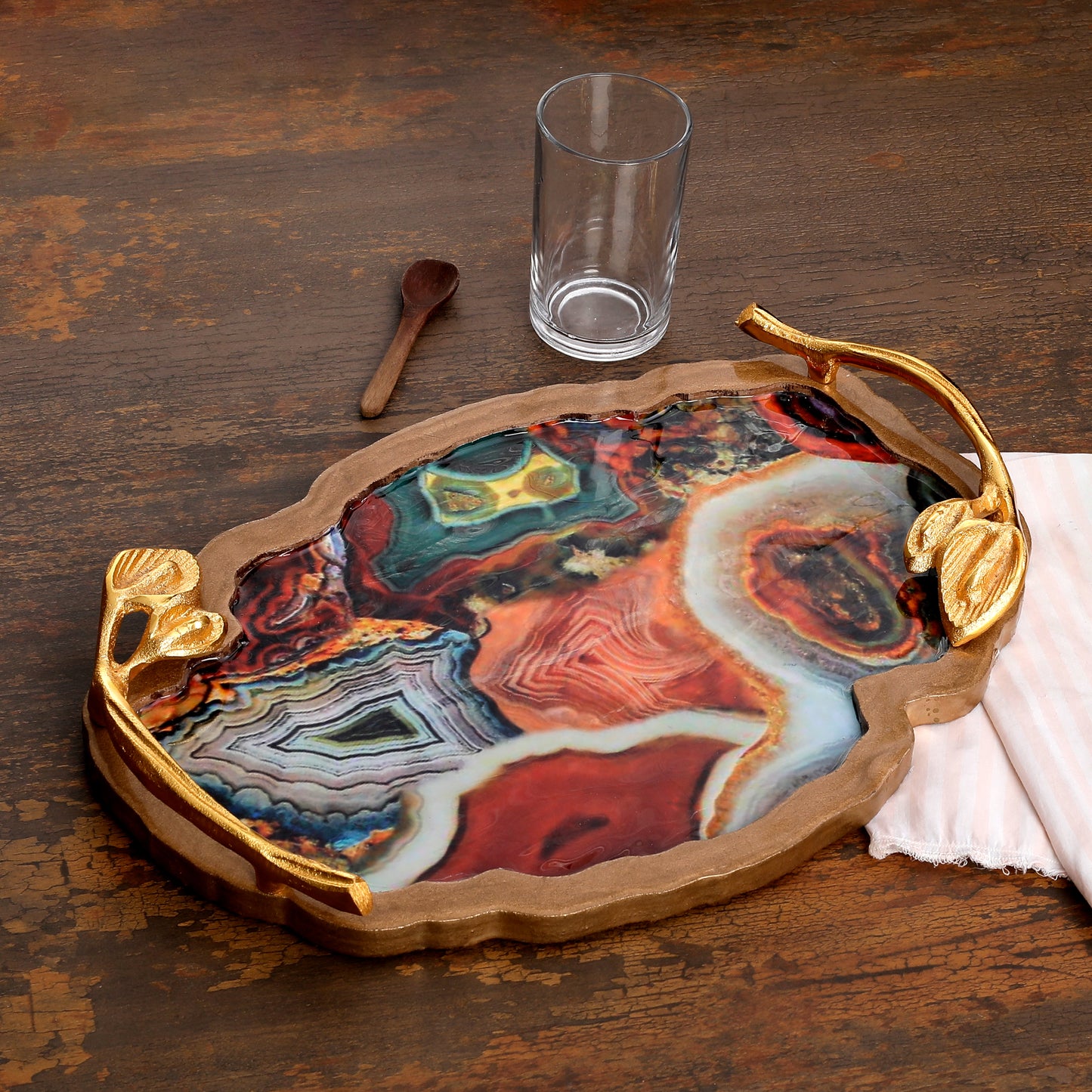 The Vibrant Pallets Tray