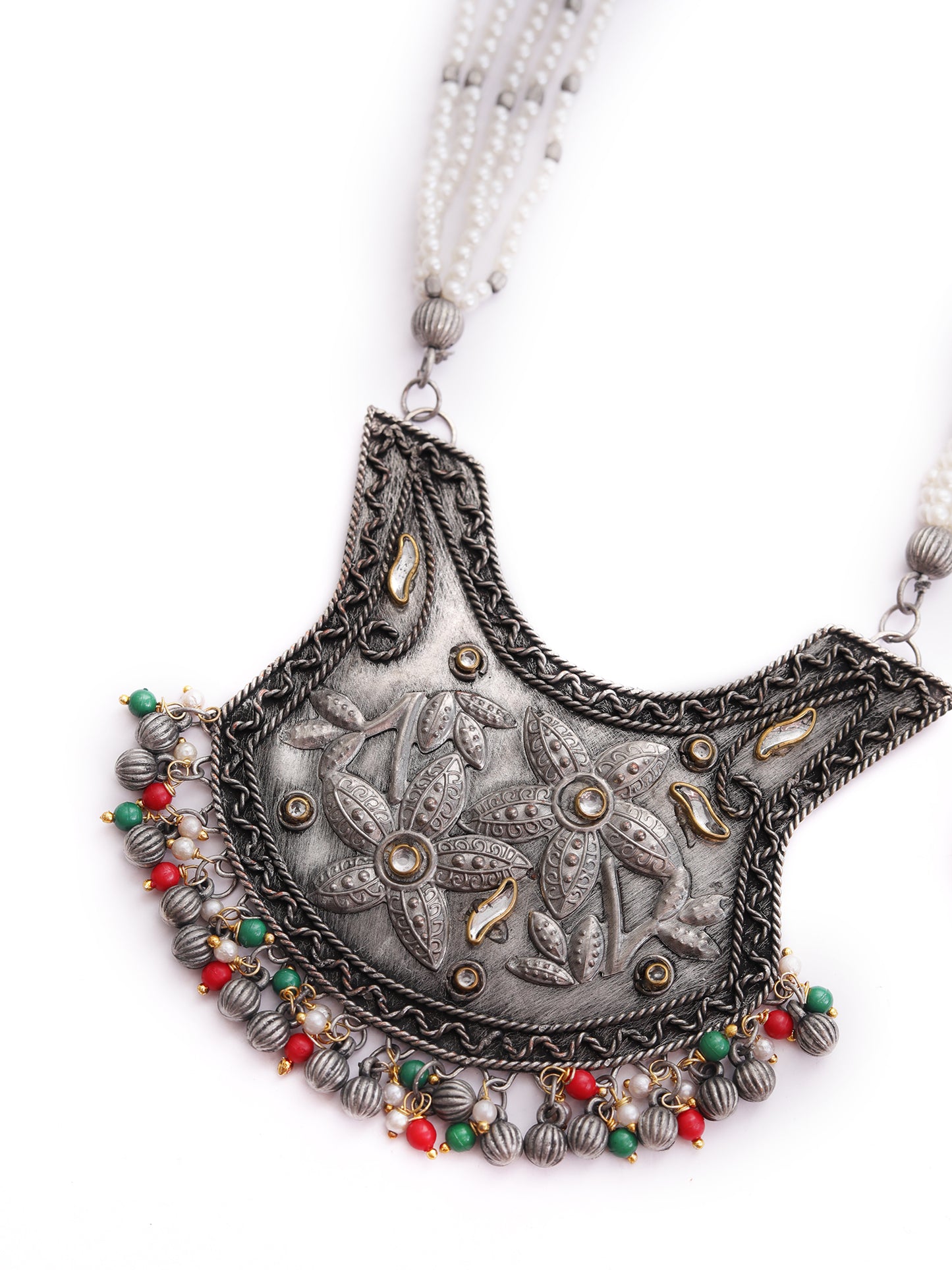The Dazzled Flower Necklace Set in White Kundan Stone