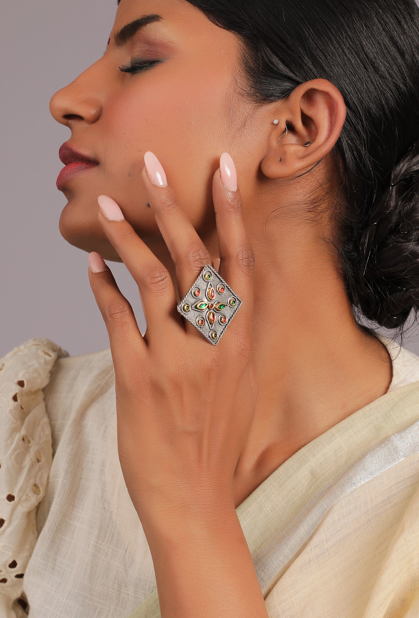 The Ornate Cubik Ring