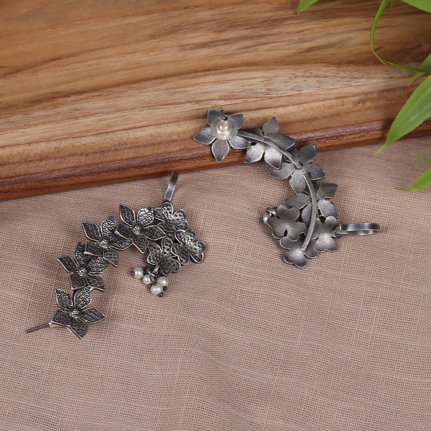 The Coriander Creeper Plant Earcuff