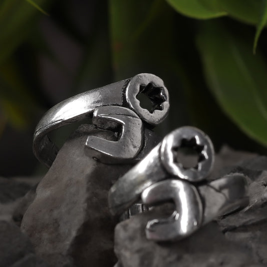 Star Magnate Brass Toe Rings (Set of 2)