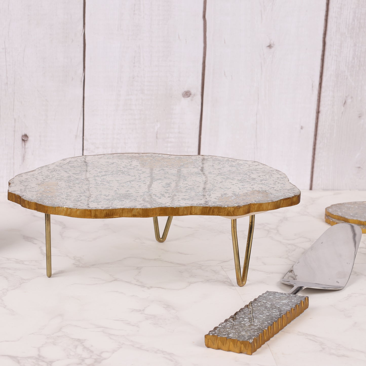 The Fluidic Silver Metal Accent Cake Stand