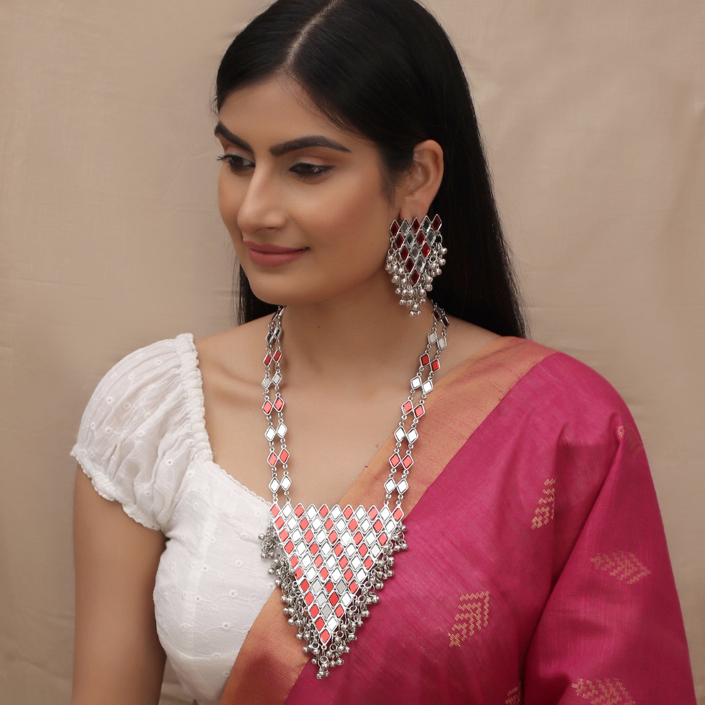 The Red Triffle Mirror Necklace Set