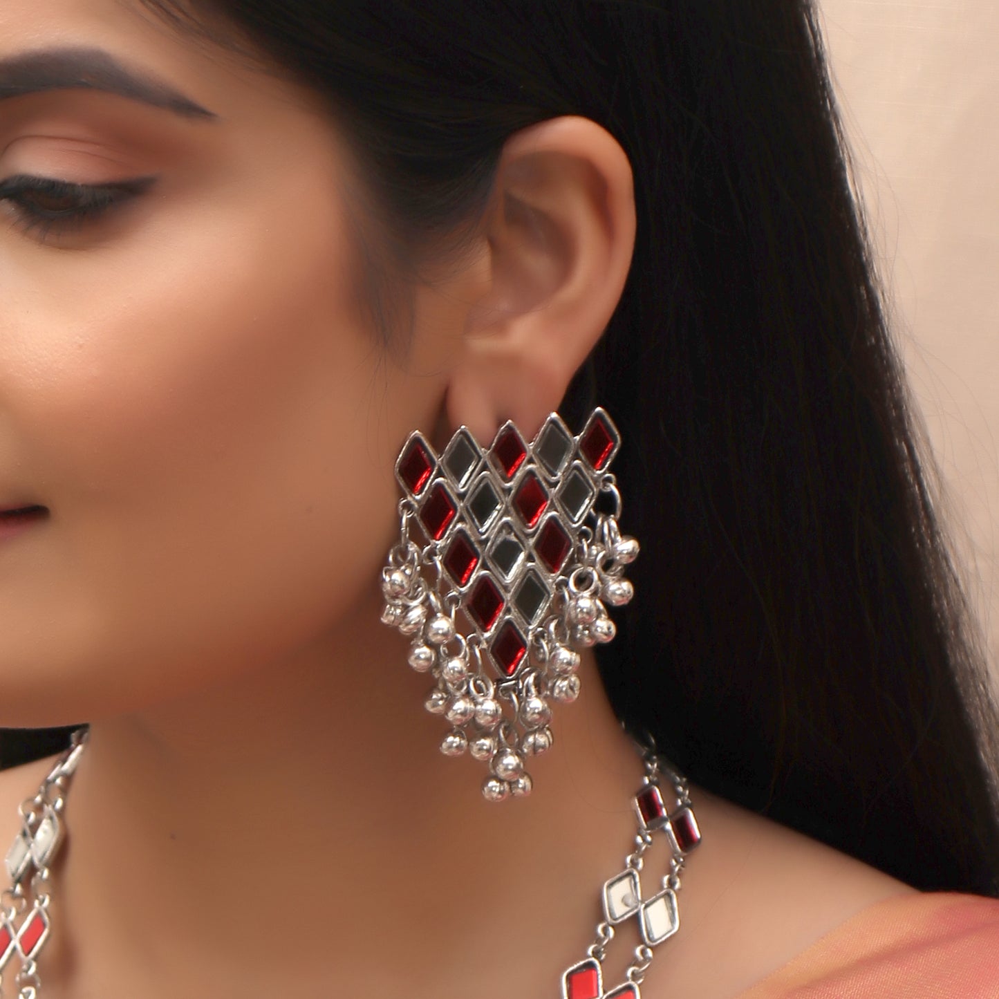 The Red Triffle Mirror Necklace Set