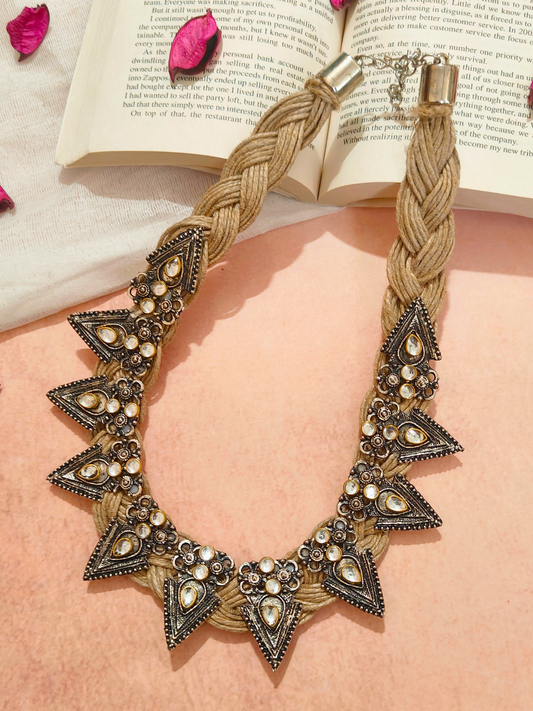 The Reine Jute Necklace