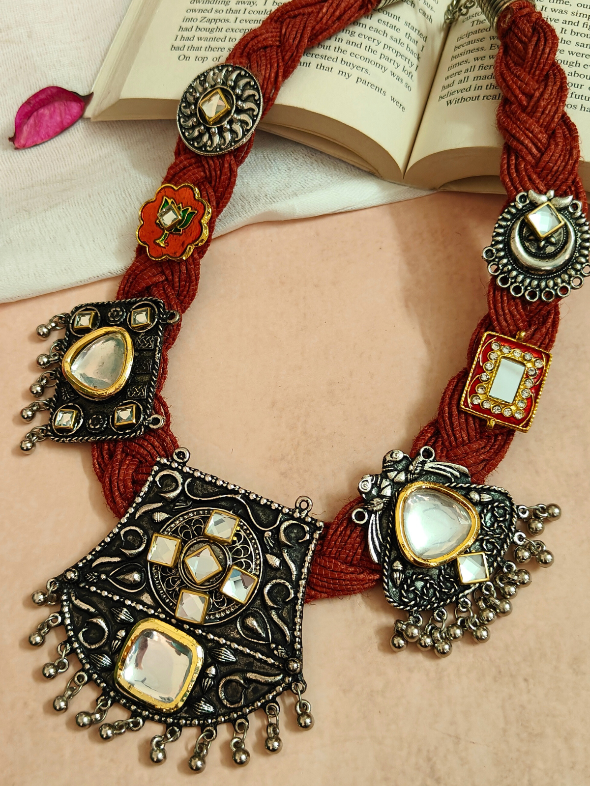 The Exquisite Garnet Jute Necklace