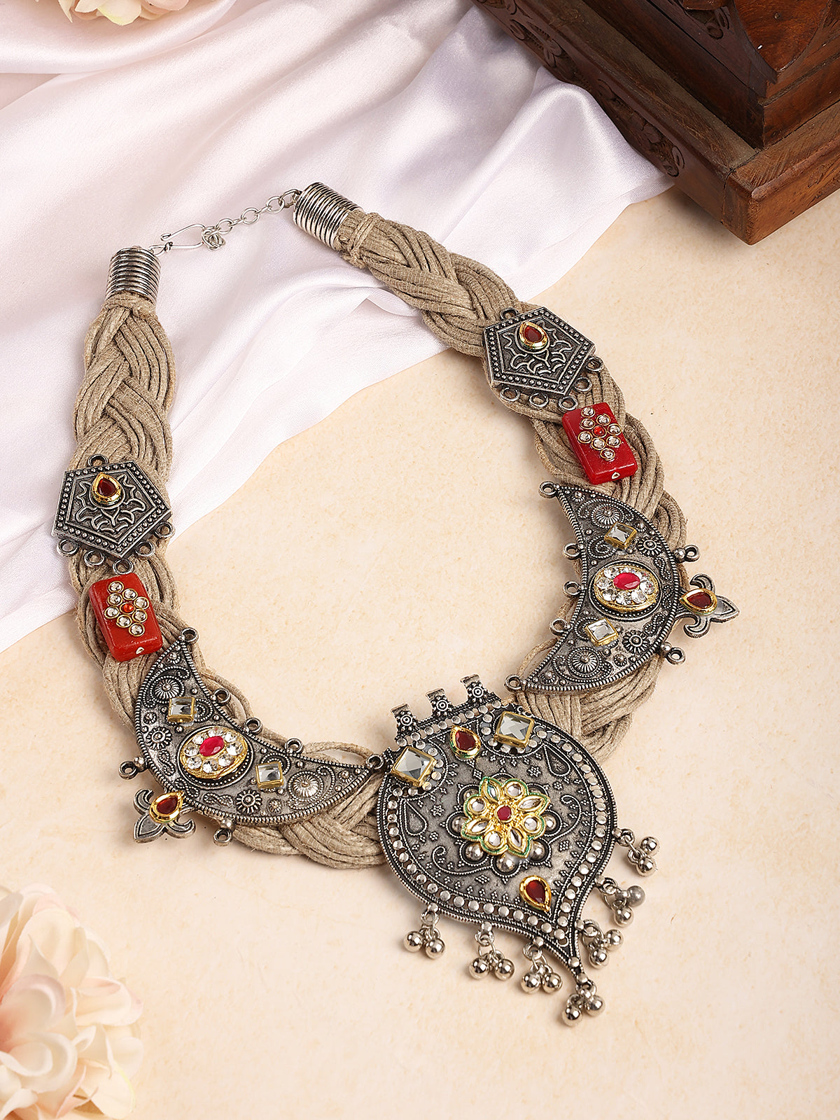 Artisanal Twist Jute Necklace