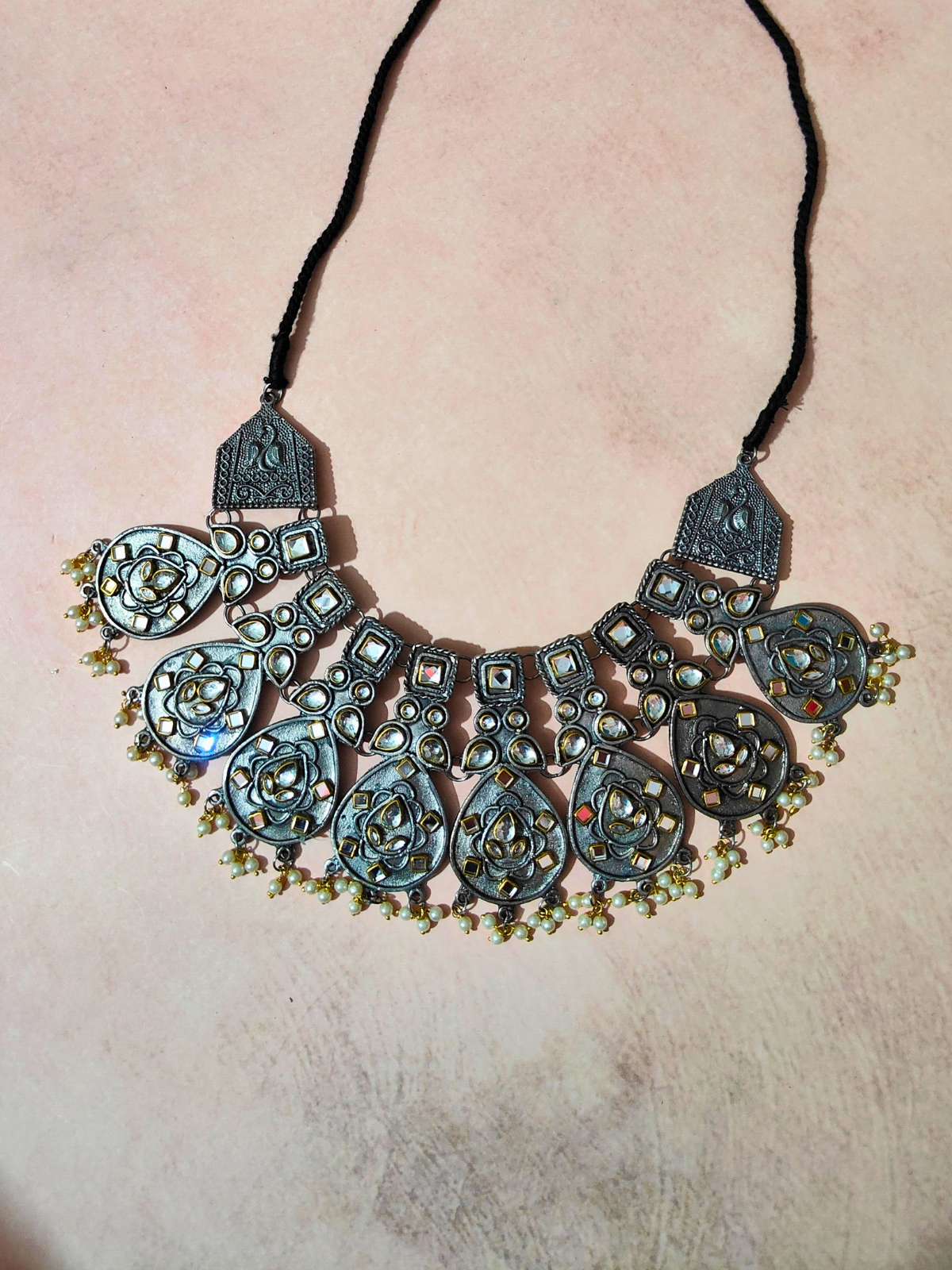 The Margaric Necklace Set with White Stone