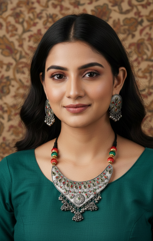 The Bumeran Necklace Set