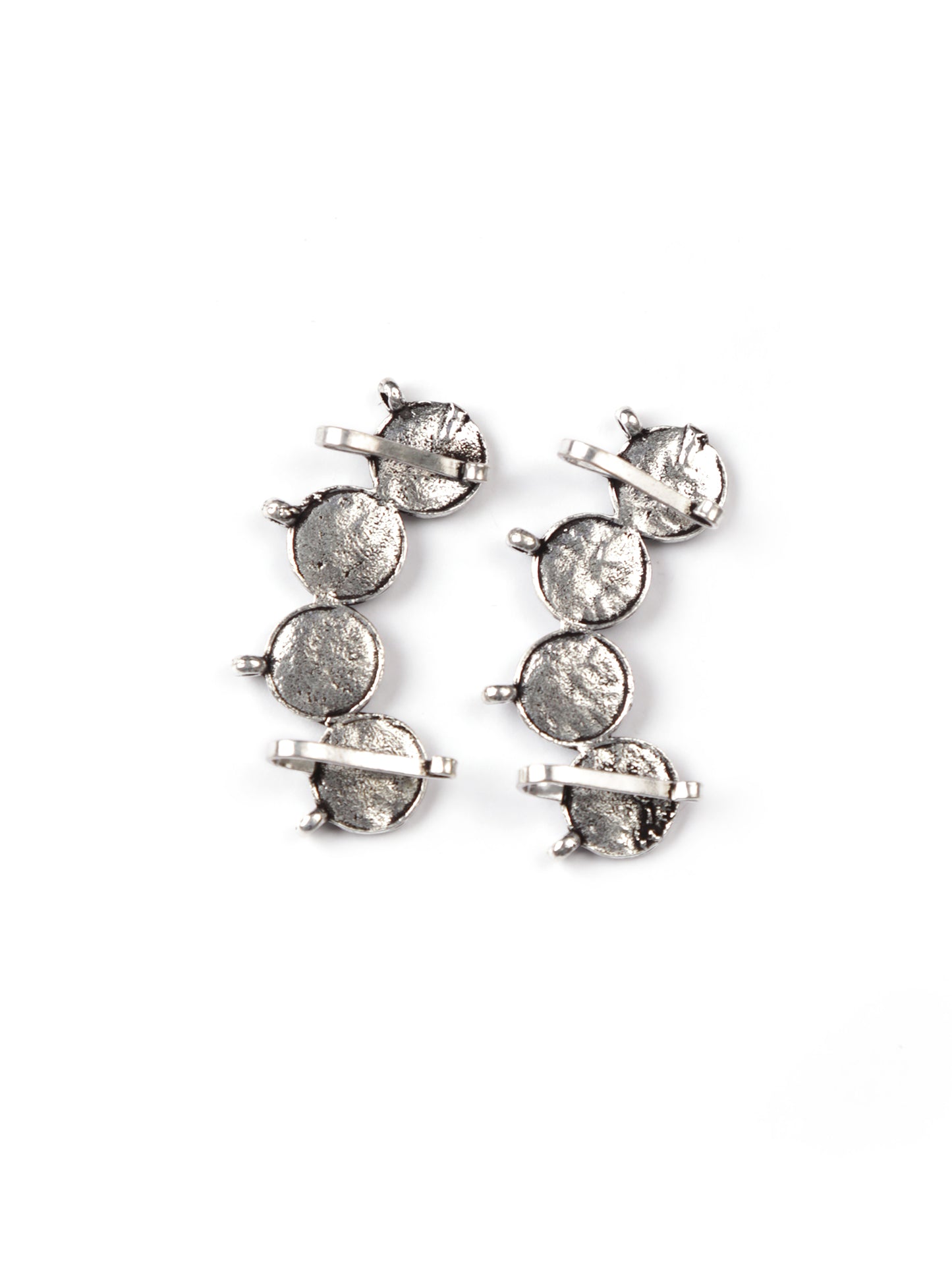The Oxidised Metallic Creeper Earcuff