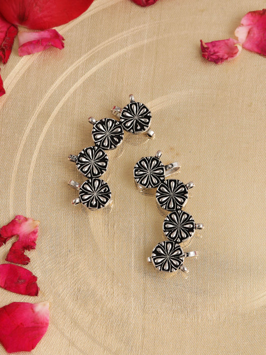 The Oxidised Metallic Creeper Earcuff