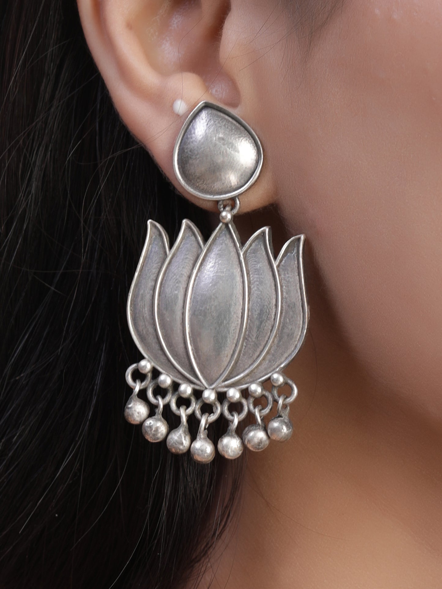 The Silver Lotus Choker Set