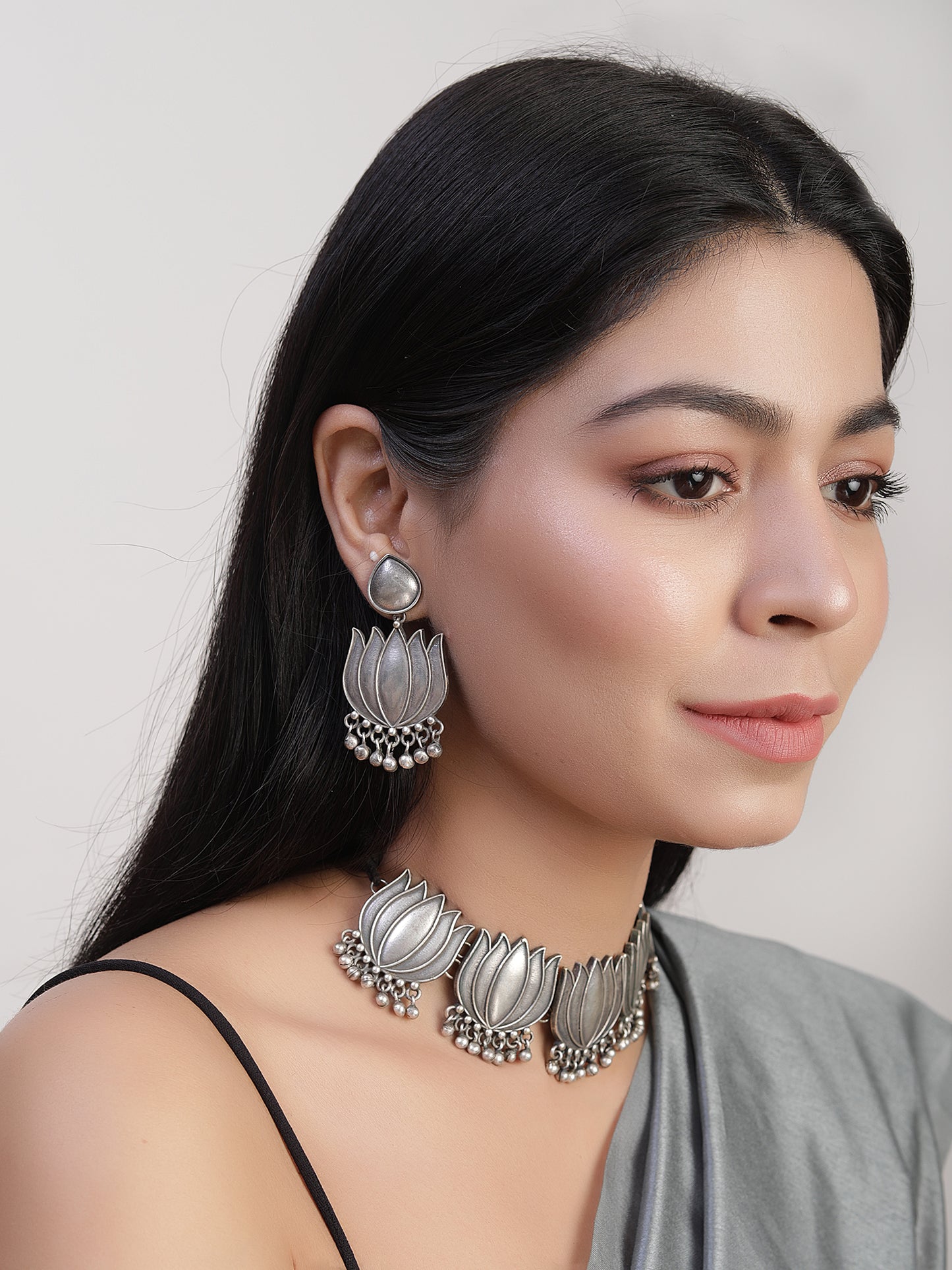 The Silver Lotus Choker Set