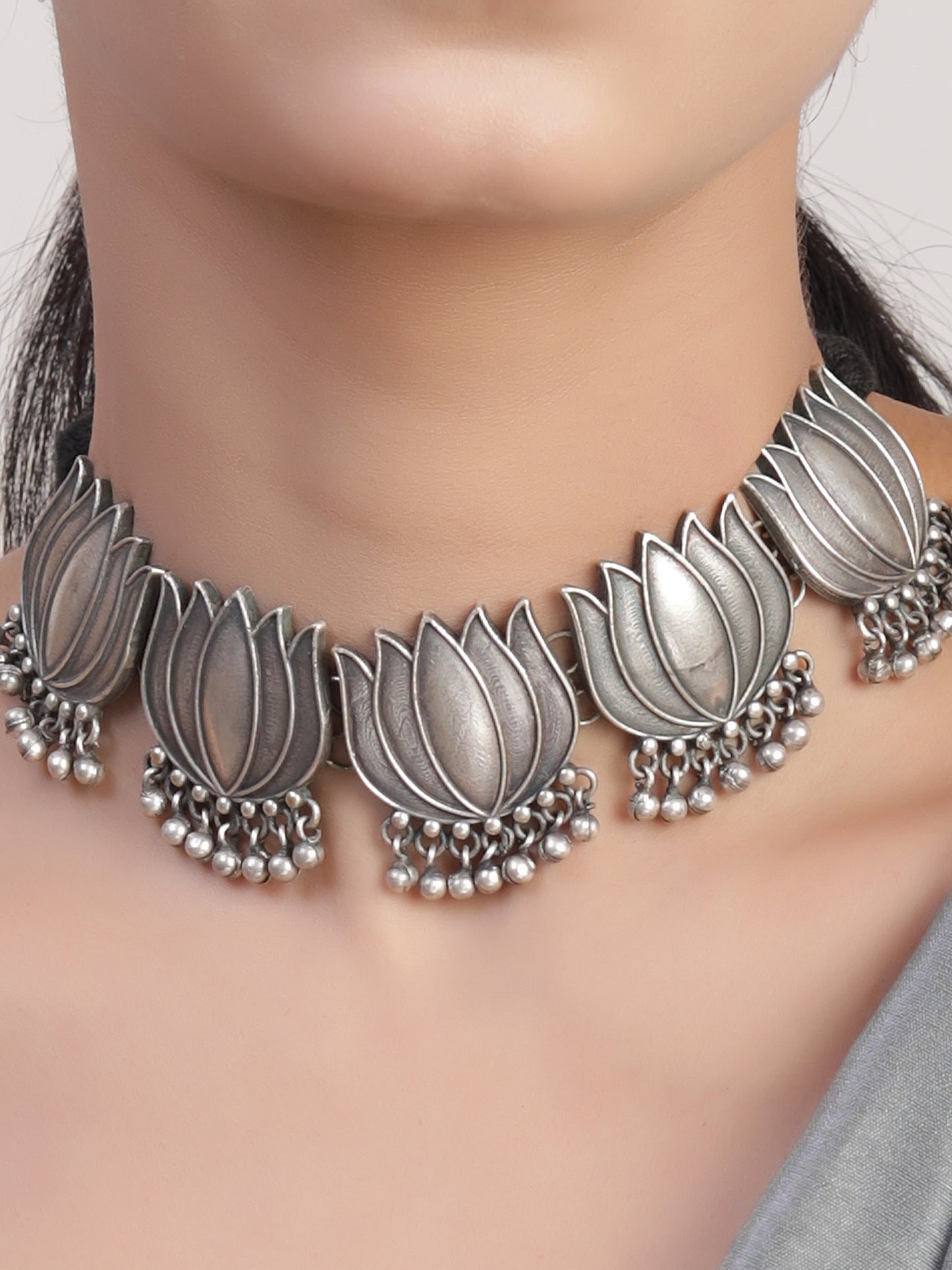 The Silver Lotus Choker Set