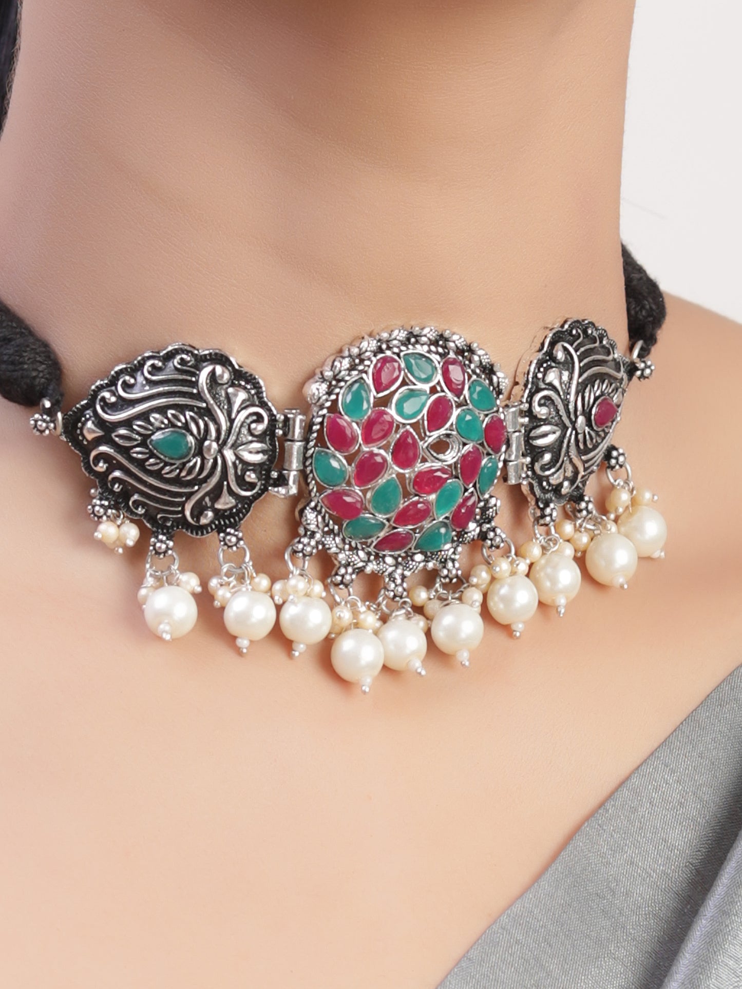 The Cranberry Ornated Stud Necklace Set in Magenta & Green