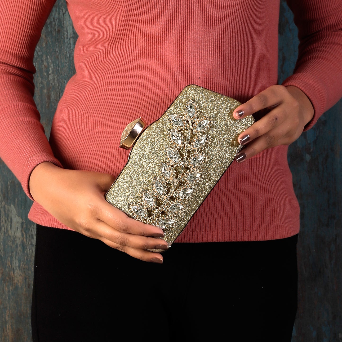 The Golden Gleamy Sea Bed Clutch