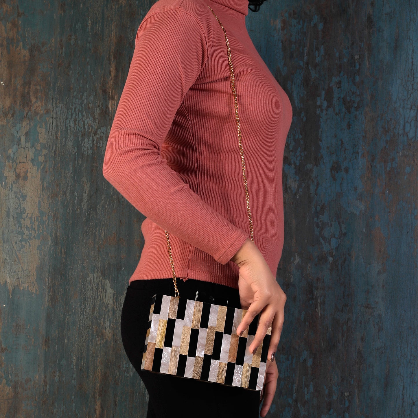 The Groovy Gravel Clutch