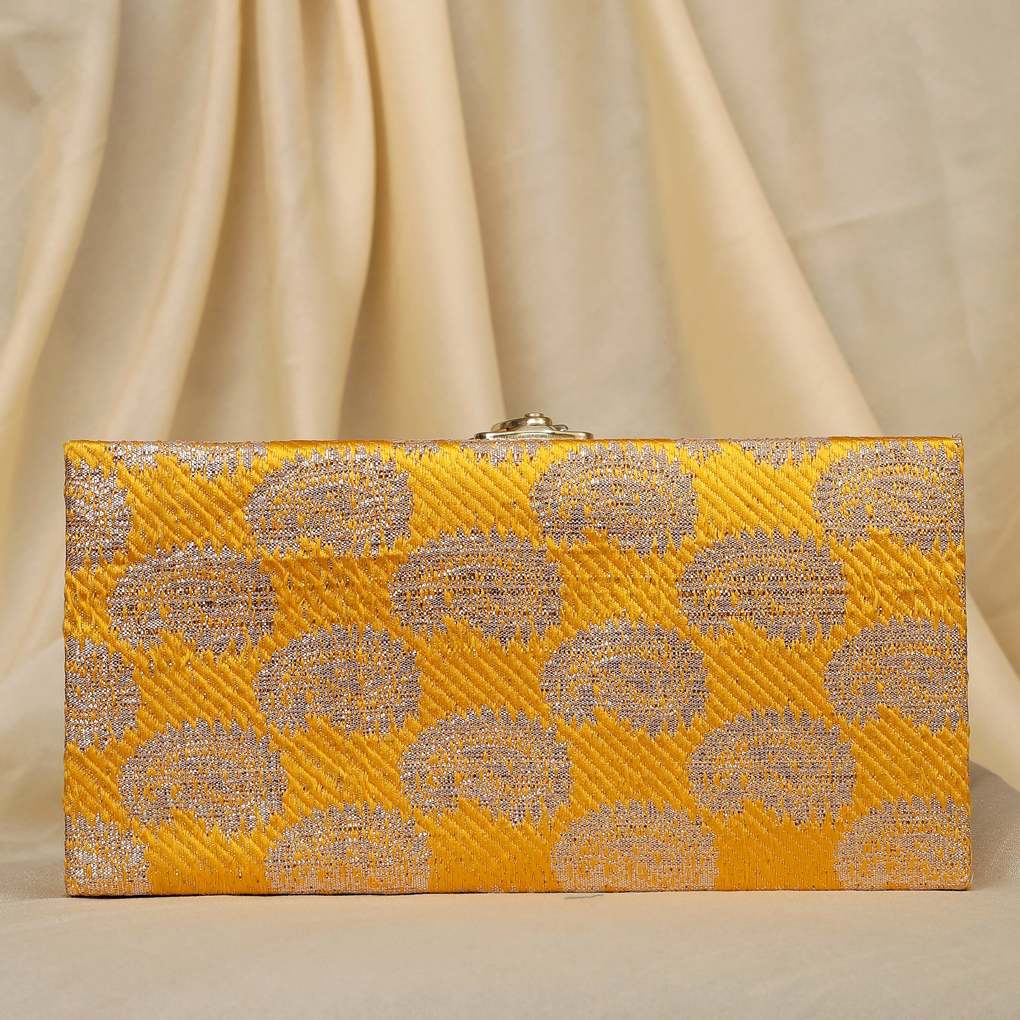 Yellow Colour Use For Shopping Non Woven Box Type Bags at Best Price in  Ahmedabad | Om Agency