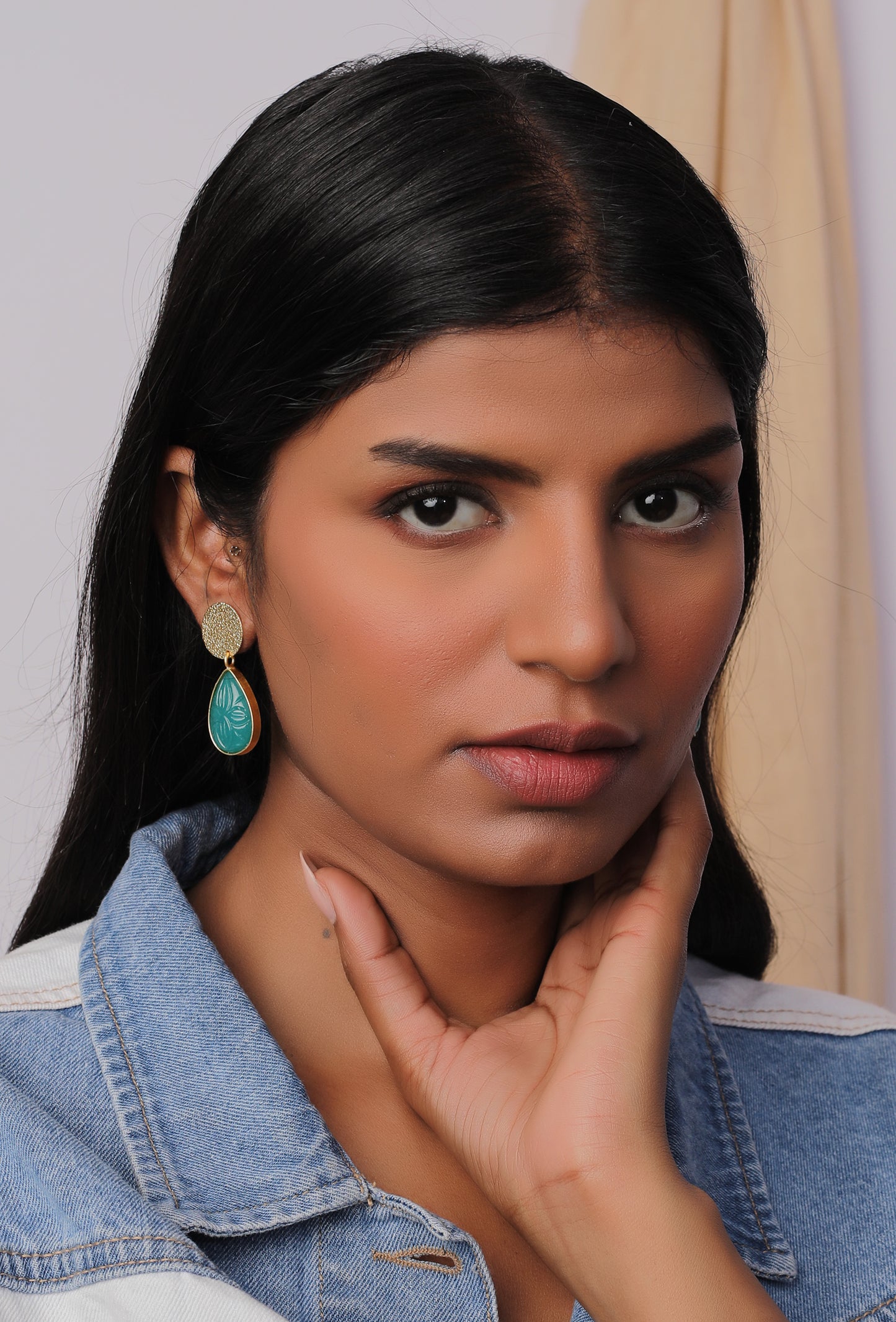 The Statement Saphire Pendant Earrings