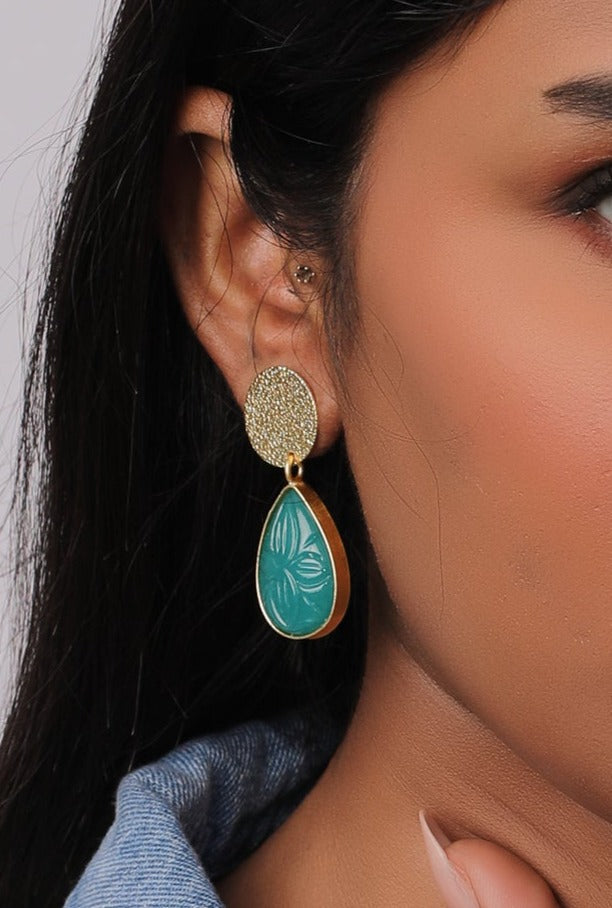 The Statement Saphire Pendant Earrings
