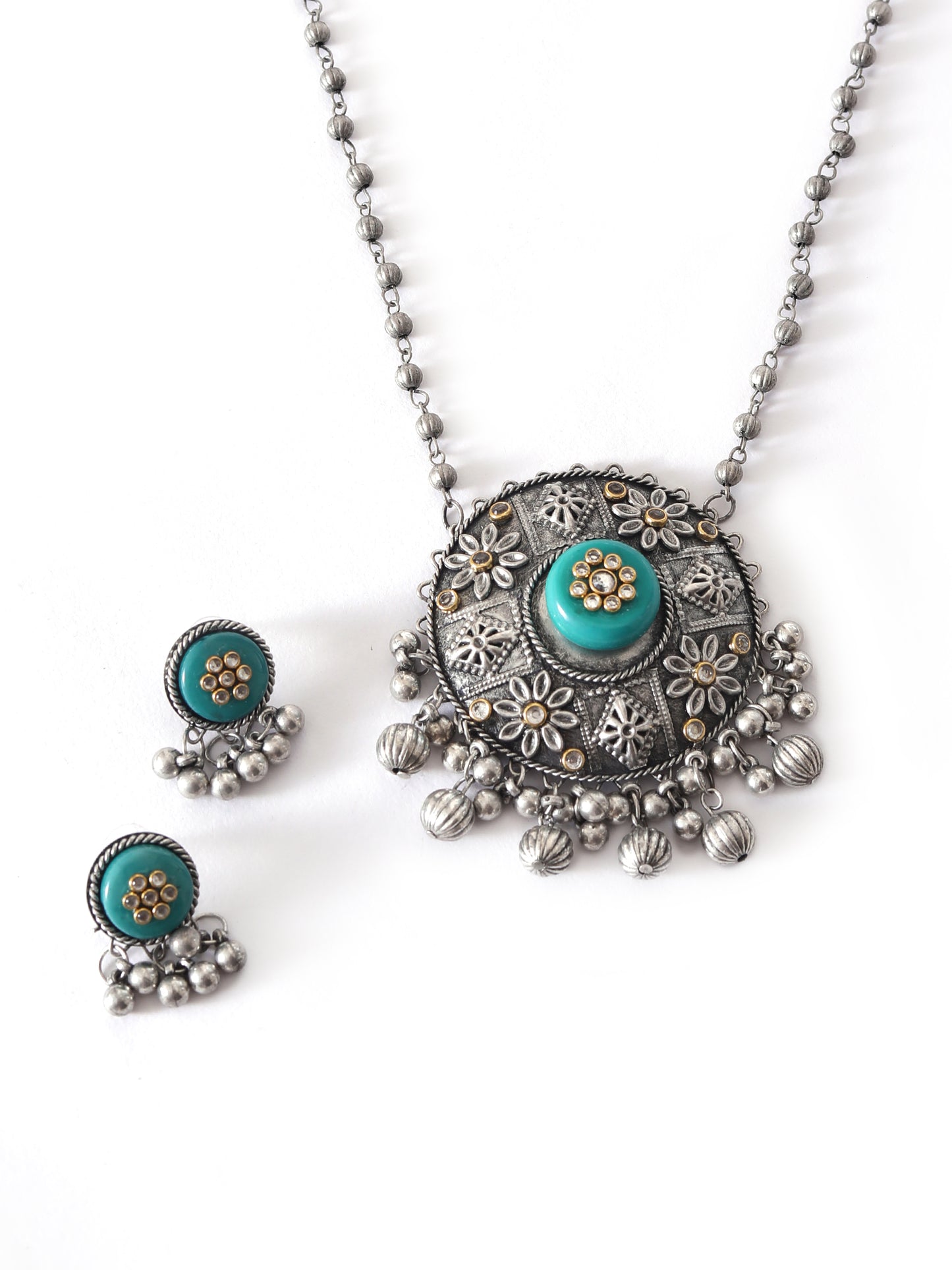 The Treasure Globe Necklace Set in Green Stone