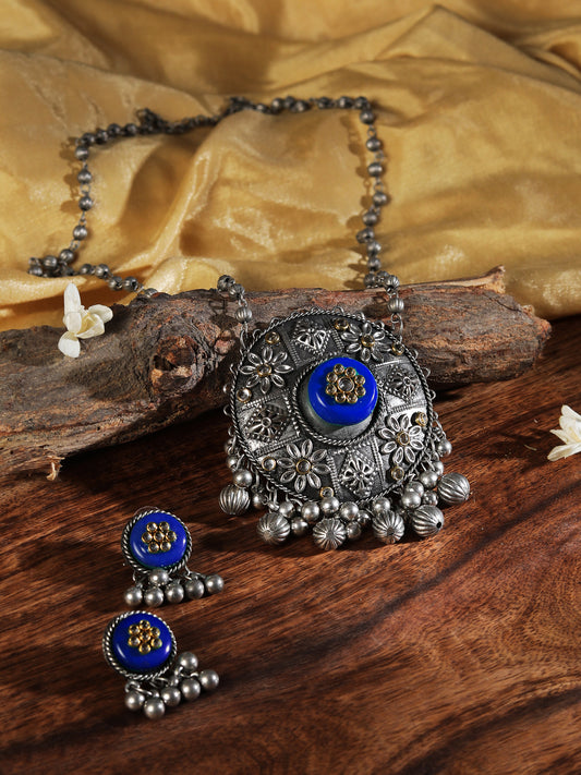 The Treasure Globe Necklace Set in Blue Stone