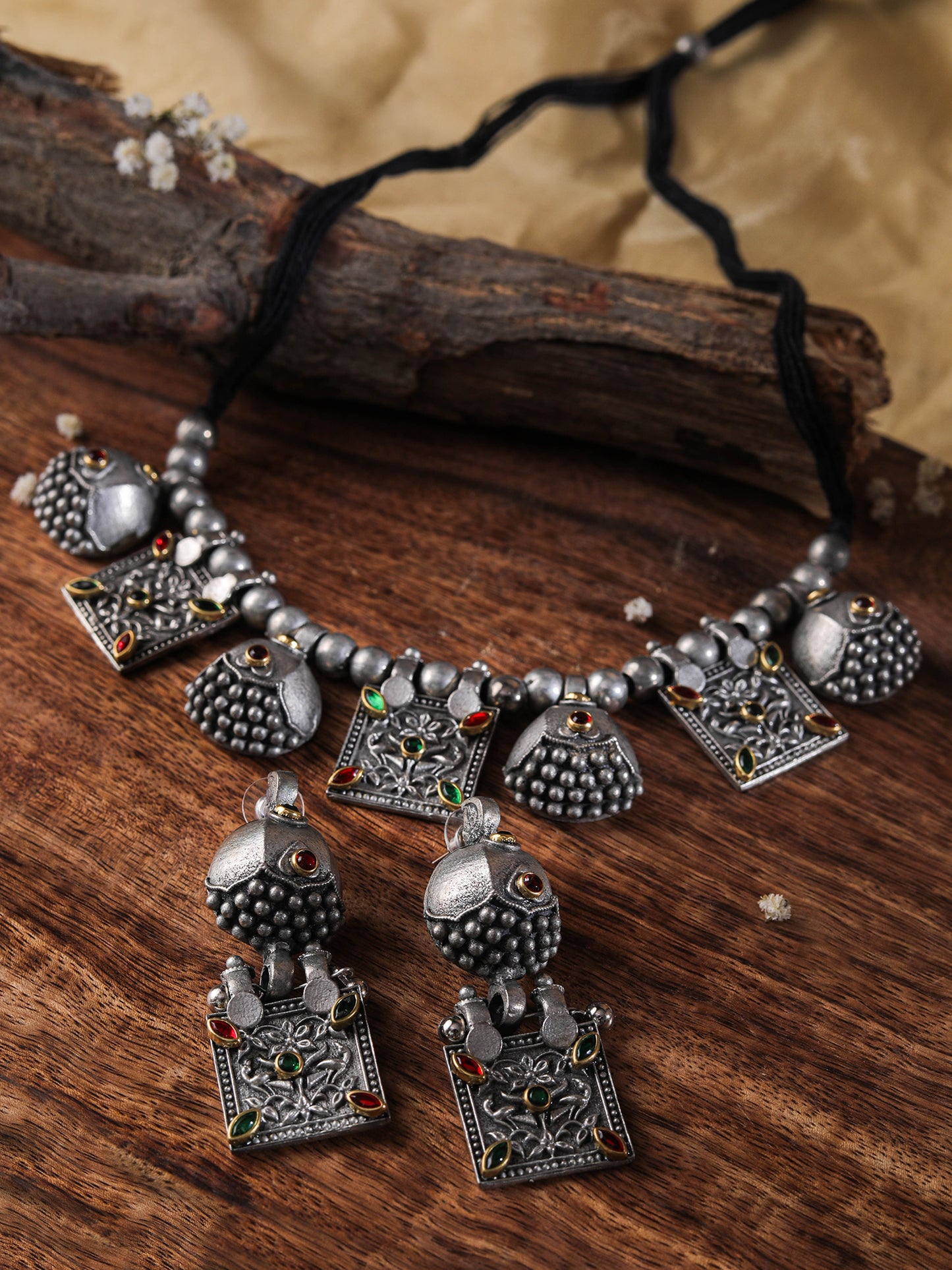 The Metallic Cookie Prosperity Necklace Set