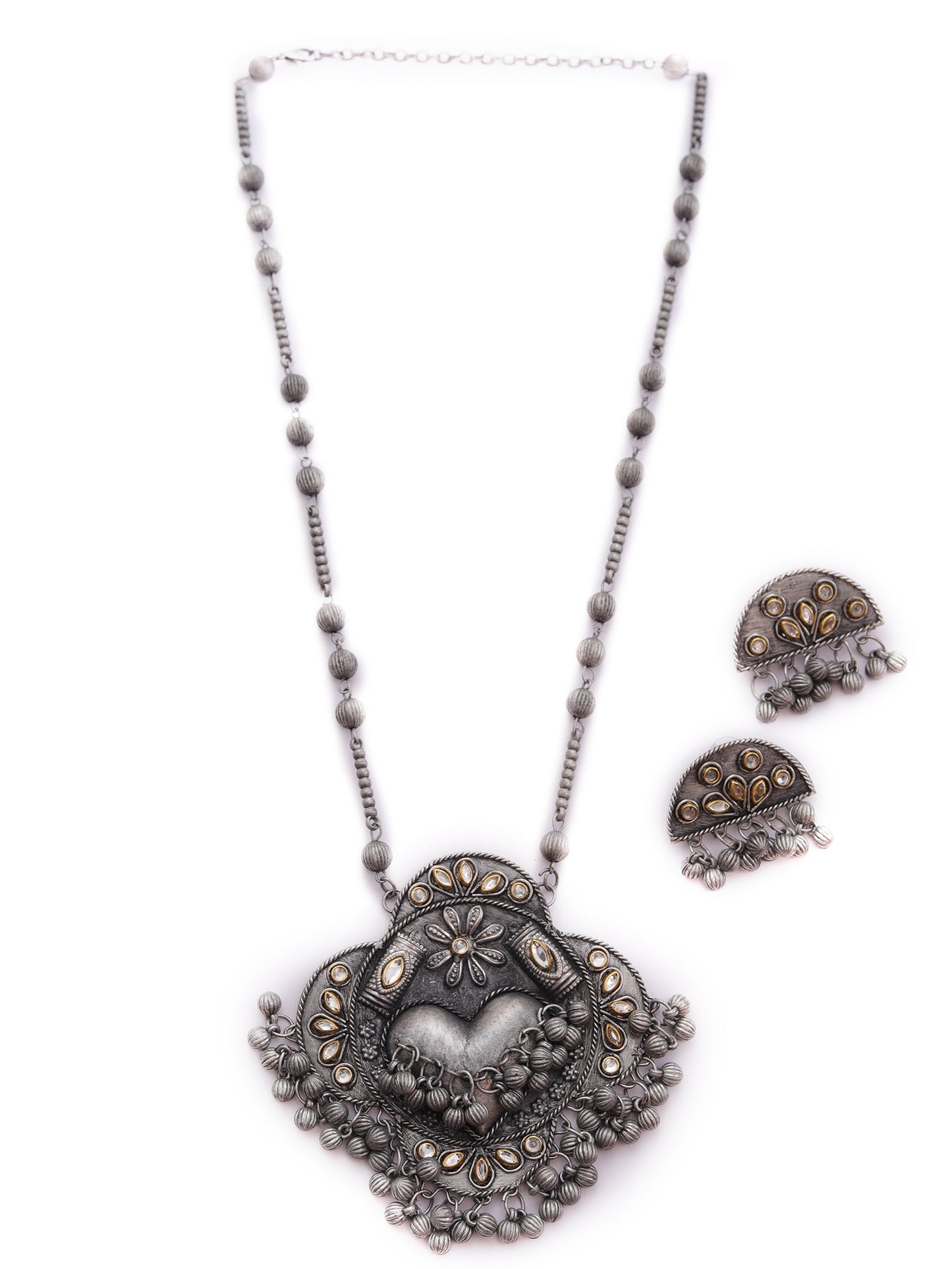 The Gutsy Metallic Trinky Heart Necklace Set in White Stone