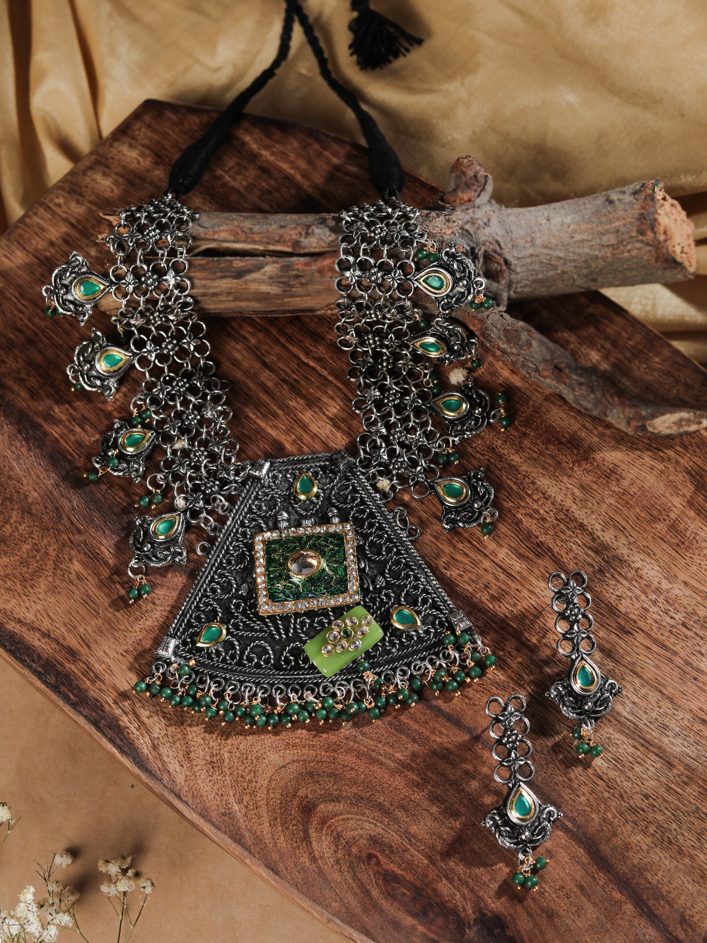 The Metallic Regal Boho Necklace Set in Green
