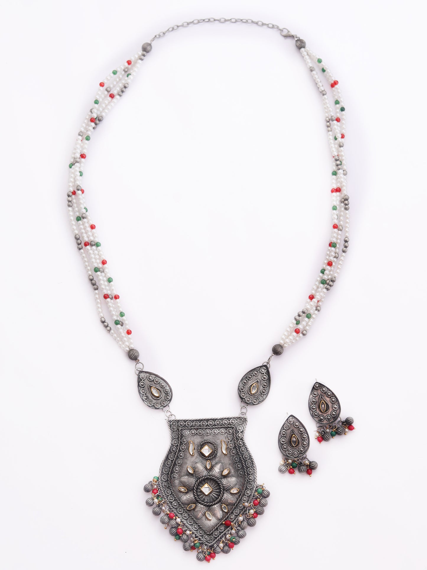 The Candescent Buds Necklace Set in White Kundan Stone