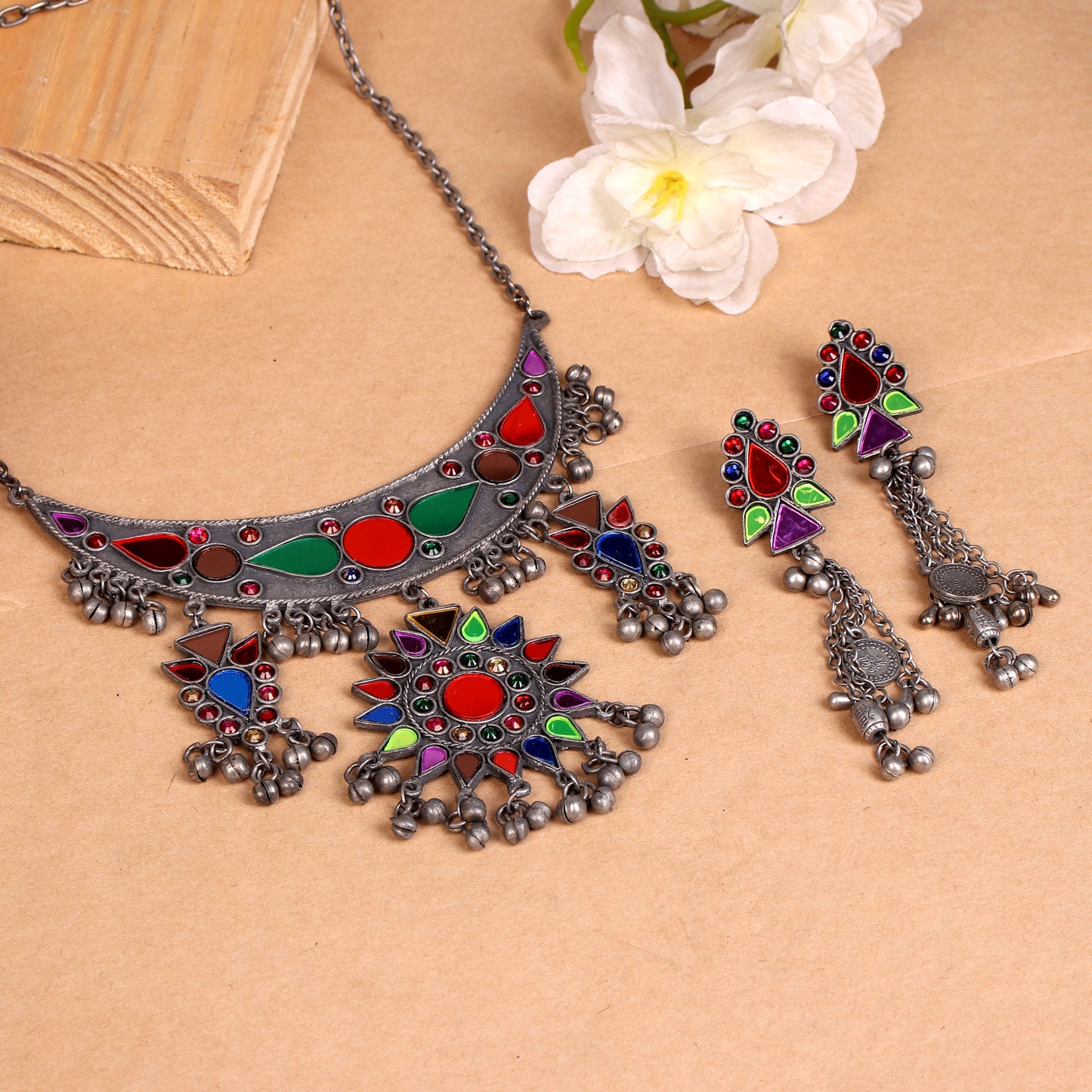 The Munfarid Hasli Necklace Set