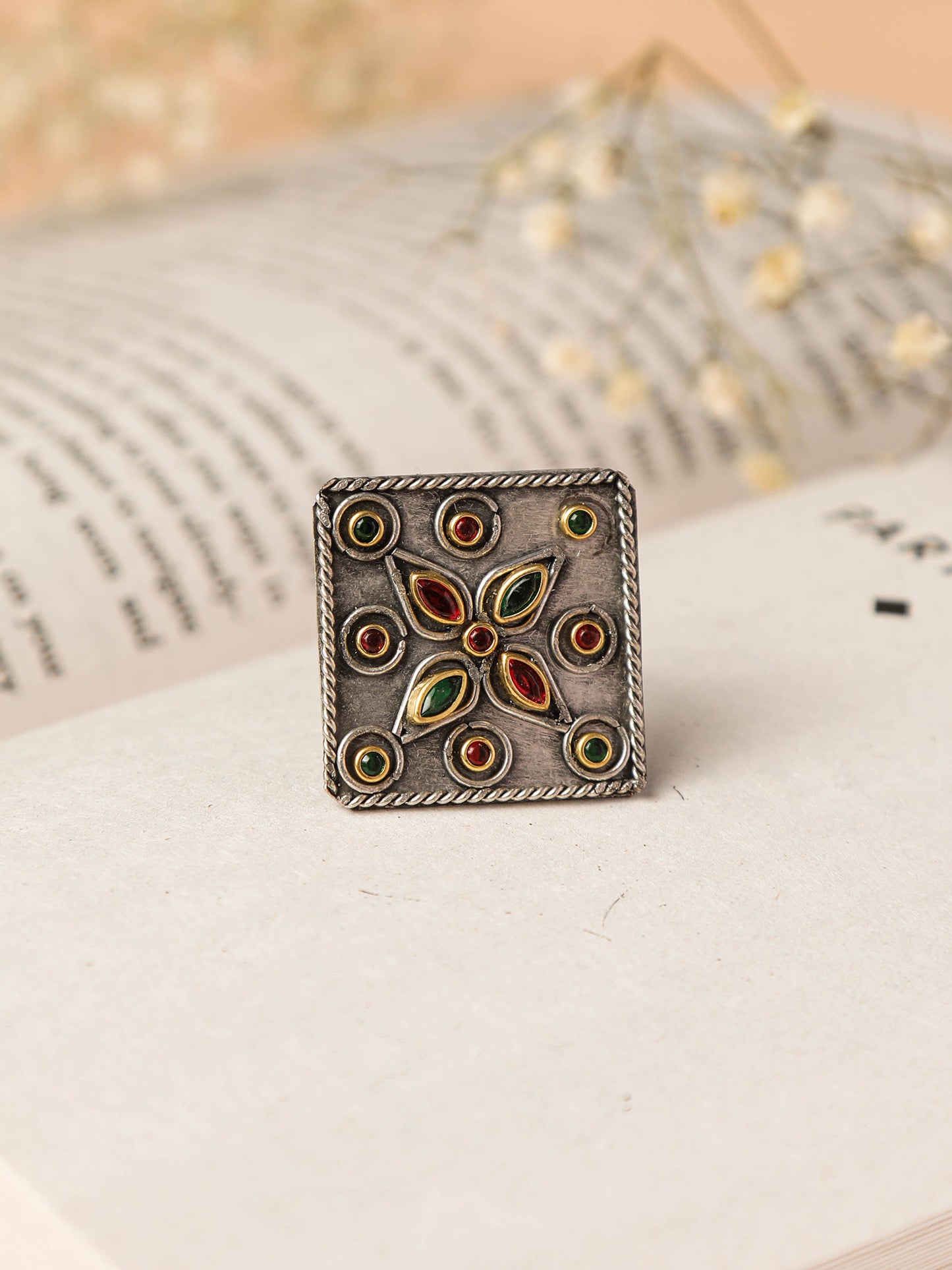 The Ornate Cubik Ring